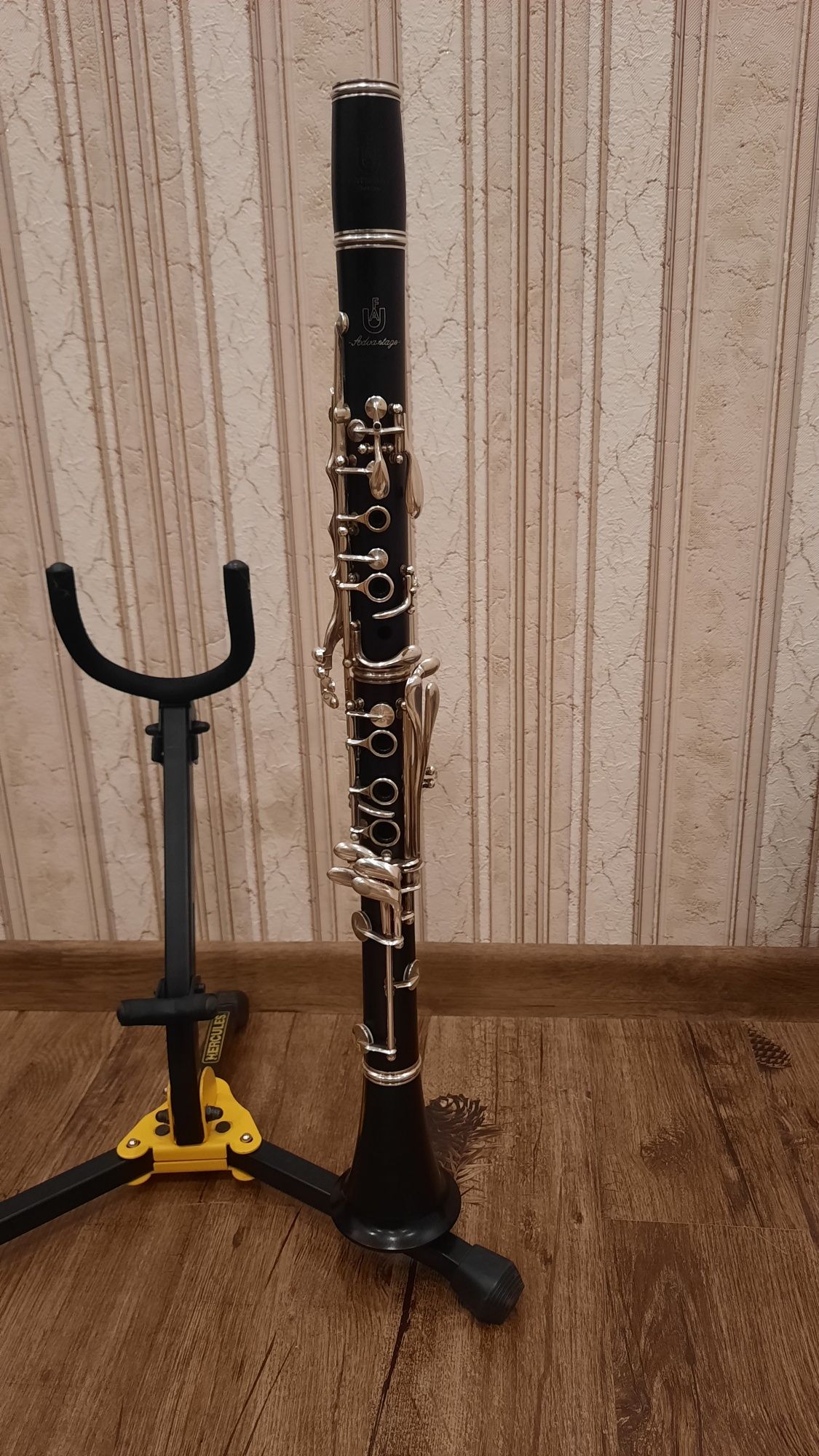 Vând clarinet F.A. Uebel  Advantage