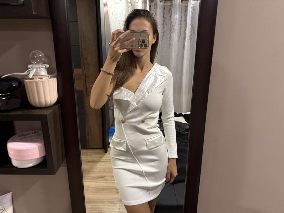 Официална рокля