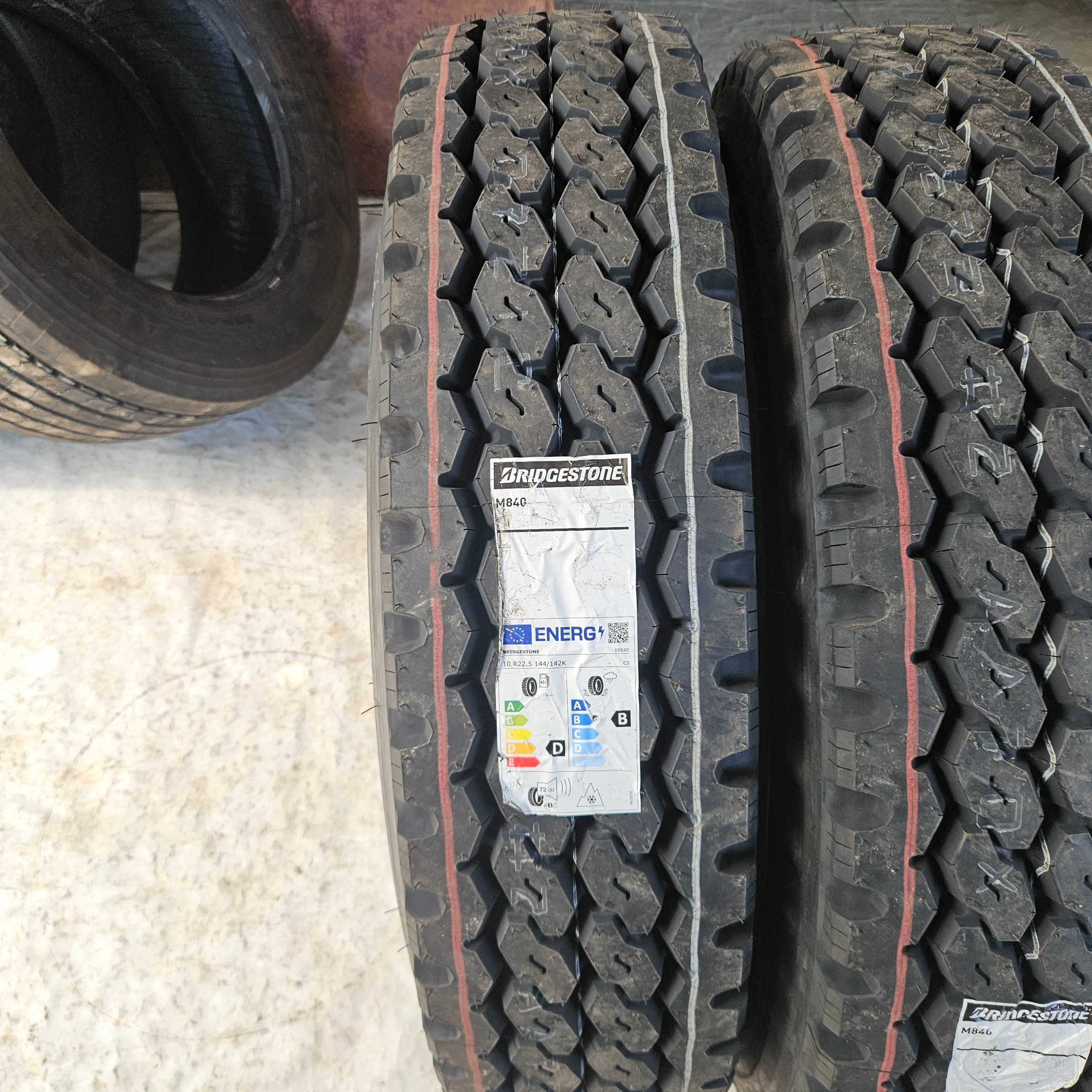 2 Нови тежкотоварни гуми 10R22.5 Bridgestone M840 144/142K M+S 3PMFS
