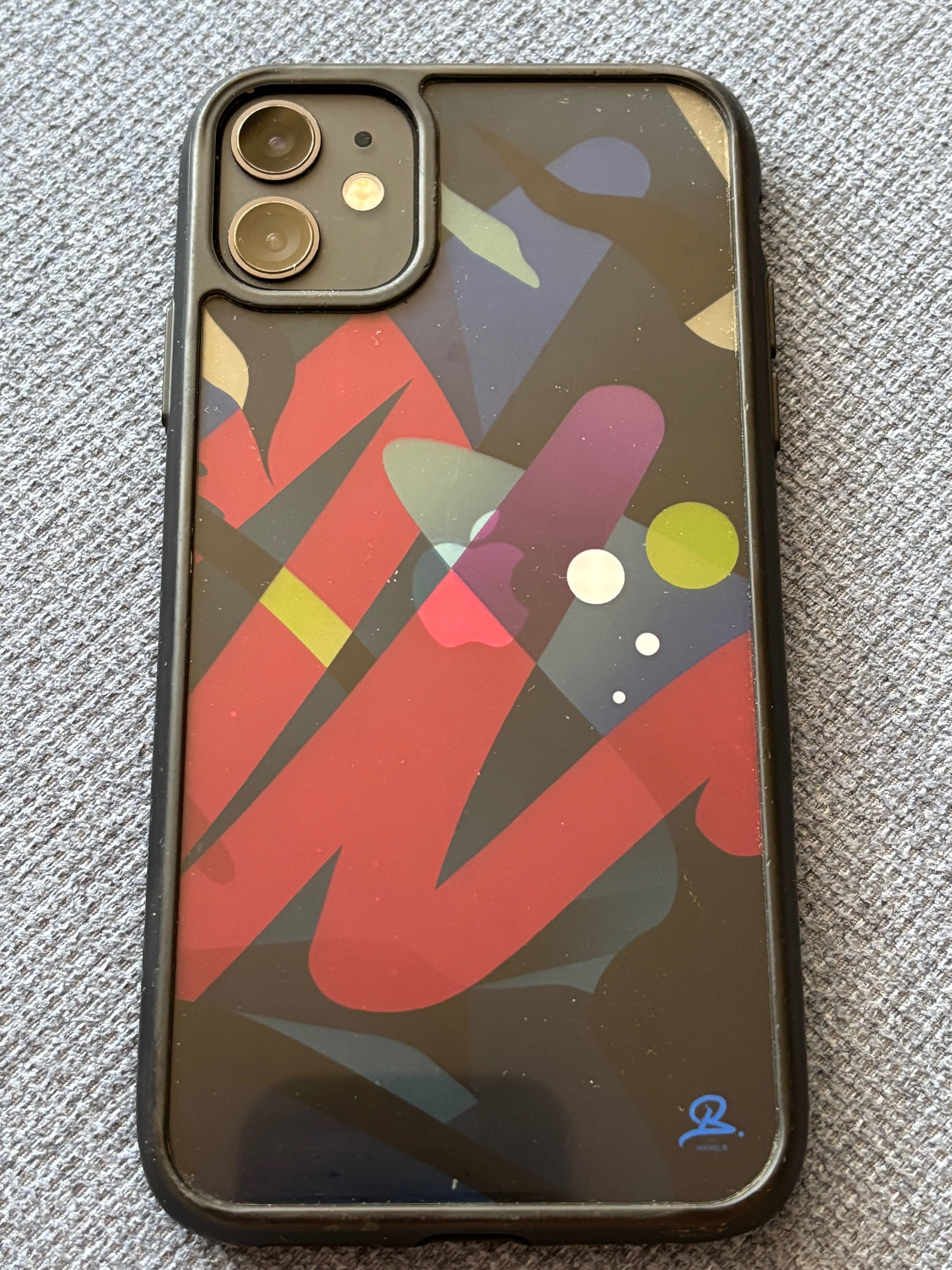 iPhone 11, без забележки и с протектори