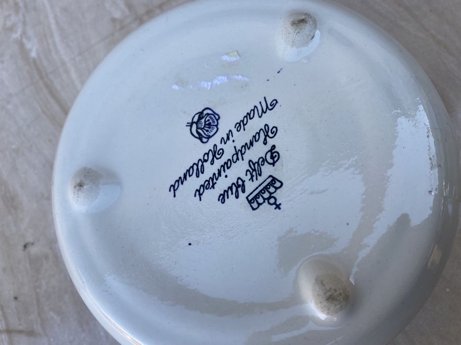 Холандска порцеланова кутия на делфт