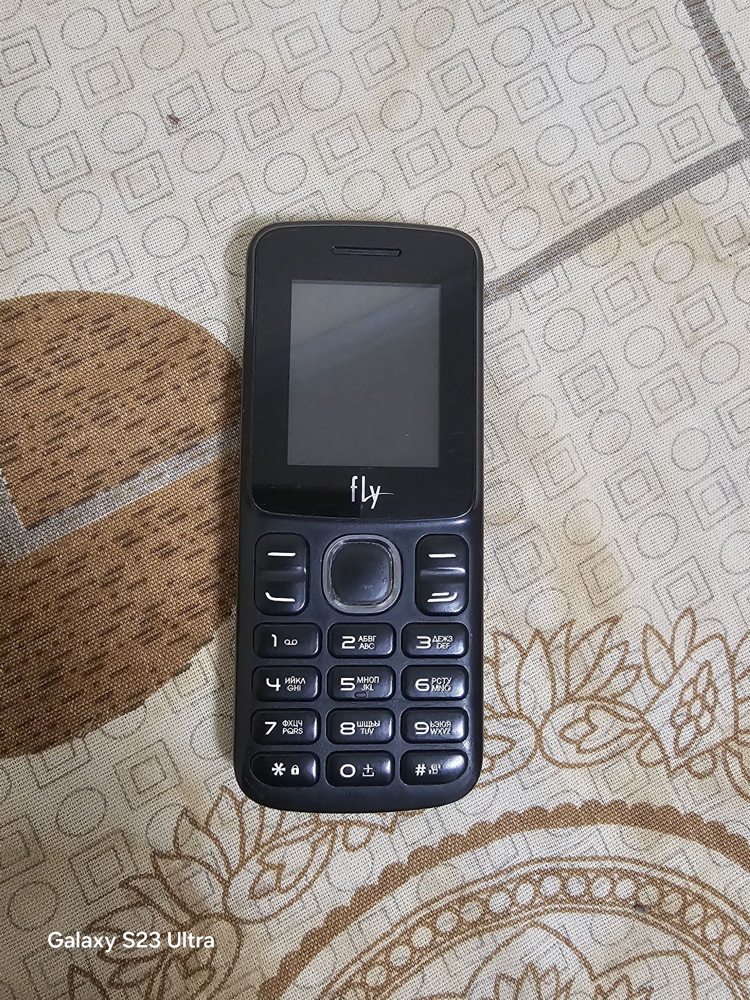 Fly telefon sotiladi