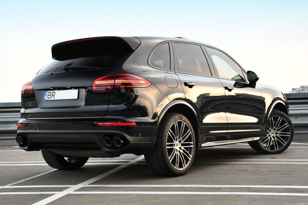 Vand Porsche Cayenne GTS / Platinum Edition / Panoramic / R21