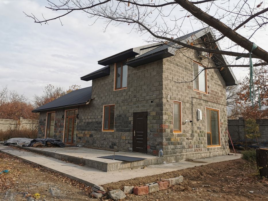 Рваный блок для строительства