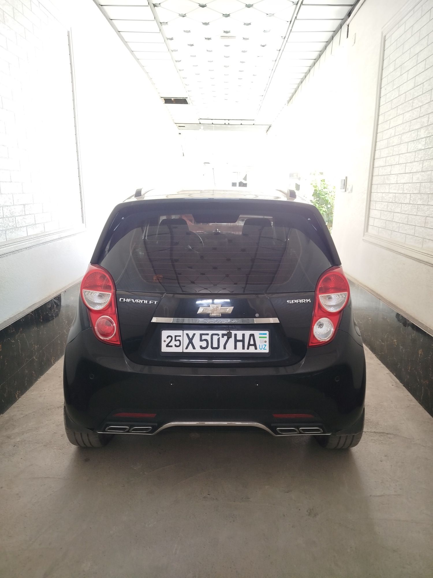 Spark sotiladi qora