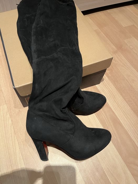 Черни велурени чизми