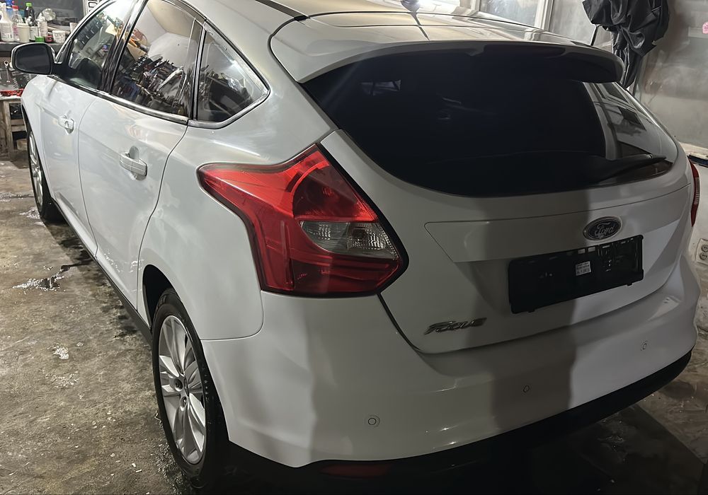 Ford Focus Hatchback-1.6 benzina clasic-2011-Impecabila