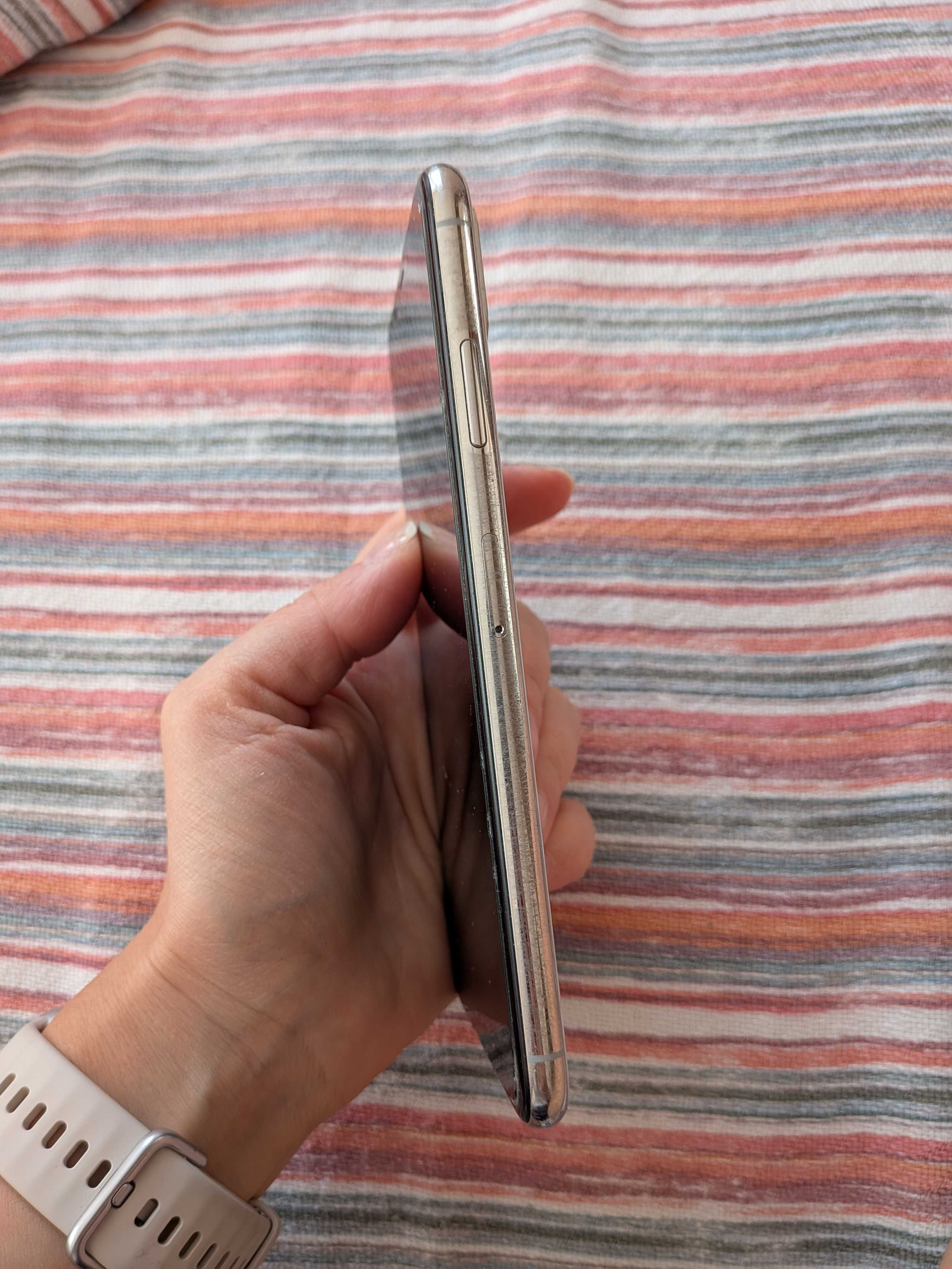 iPhone XS Max -64 GB