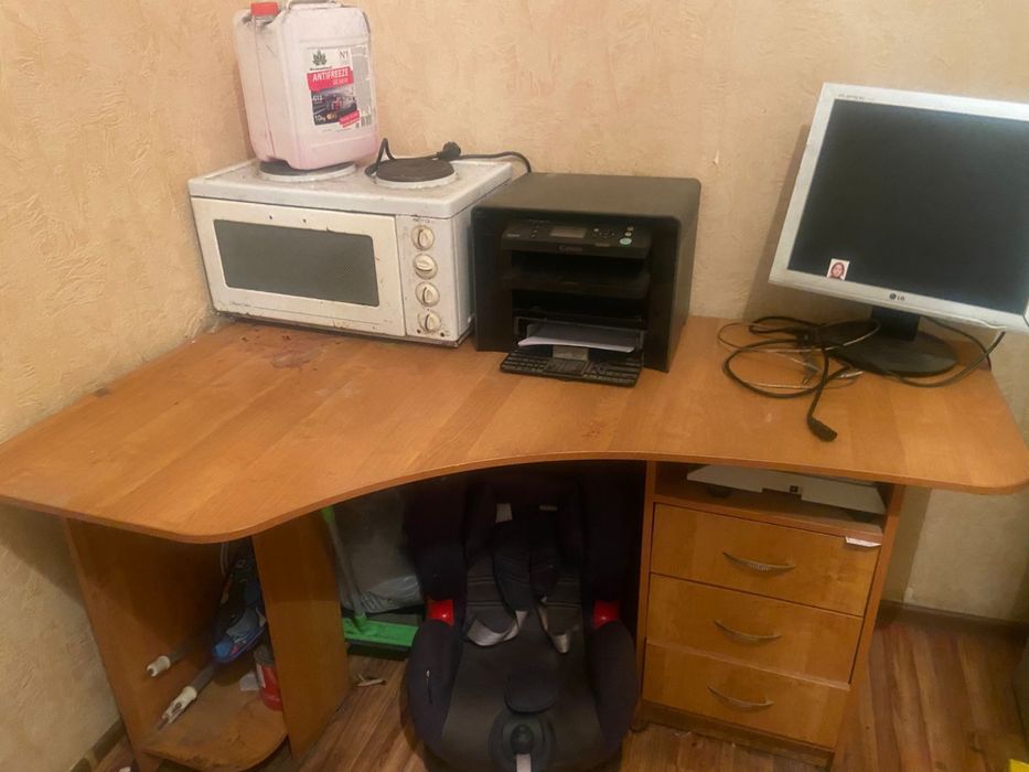 отдам стол бесплатно