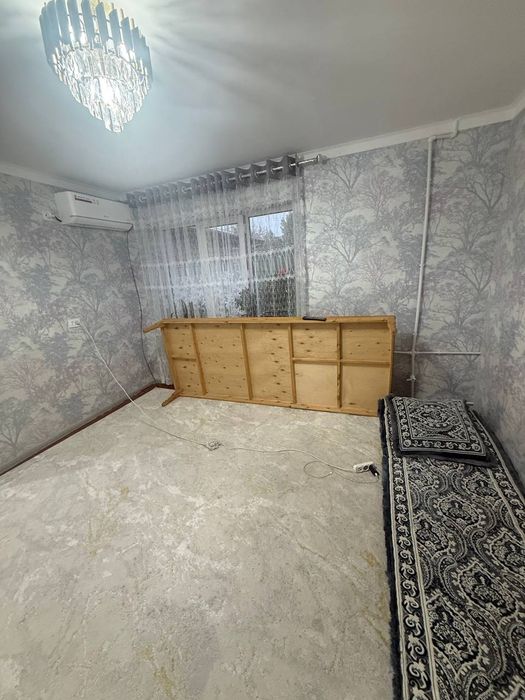 Срочно продаётся 2х комнатная квартира навои