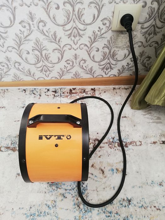 Керамический Обогреватель тепловая пушка керамическая (почти новый)