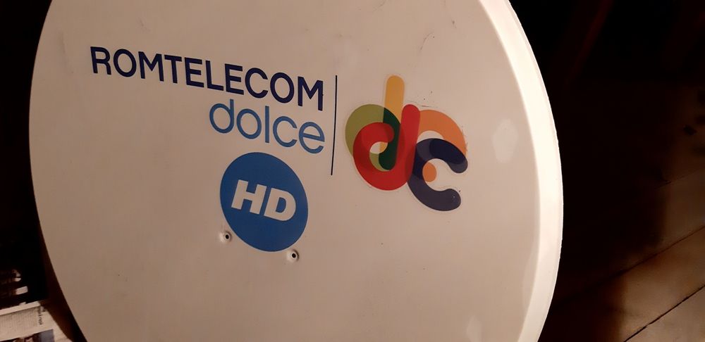 Farfurie parabolică nouă cu kit antenă 80 cm nou Romtelecom Dolce