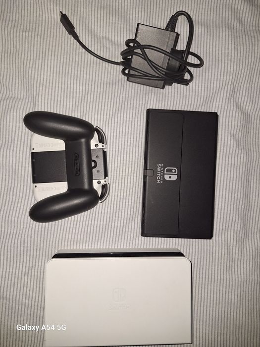 Nintendo Switch / nou fara cutie