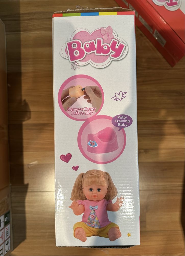 Set interactiv cu bebelus care face pipi si accesorii, roz,  NOU
