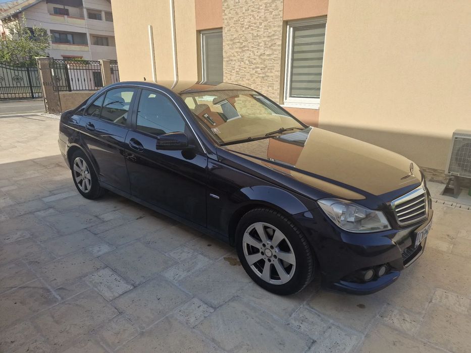 Mercedes-Benz C Mercedes Benz c200 2011