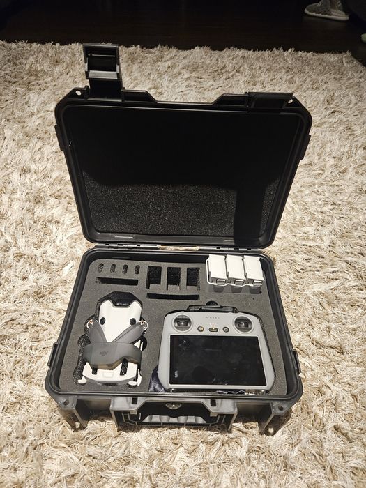 Vand Drona DJI Mini 4 Pro Fly More Combo