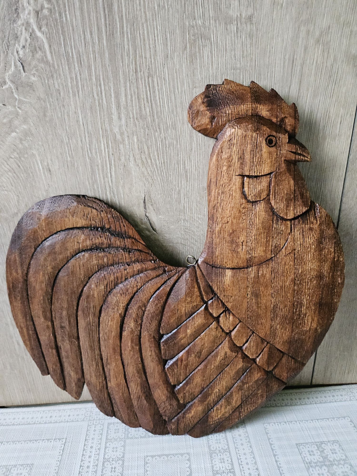 Cocoș,din lemn sculptat