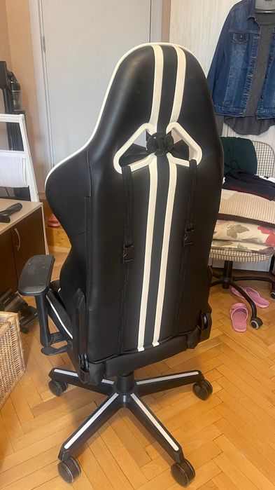 Гейминг стол DXRacer - Racing V2 OH/RV131/NW
