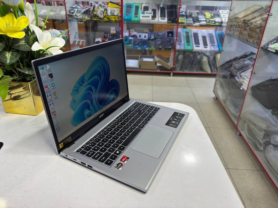 Acer ryzen 5-7520U DDR5 16/512 SSD Nvme IPS