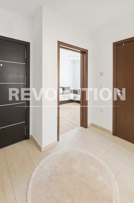Дава се под наем Тристаен апартамент в Варна, Победа - 78 кв.м за 800 € - Снимка #3