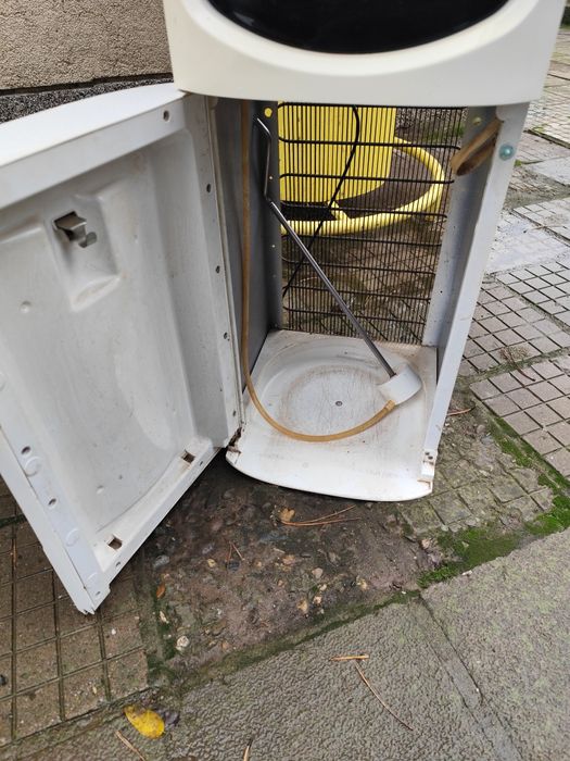 Диспенсър за вода долно зареждане