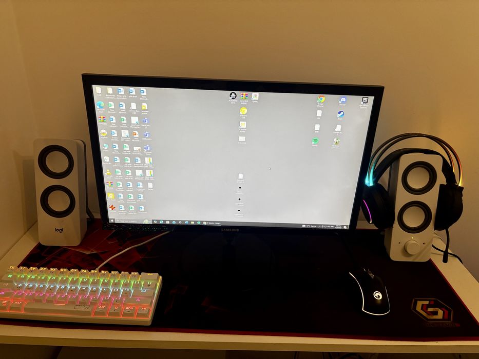 Vând Setup PC Gaming Complet + Monitor și Periferice
