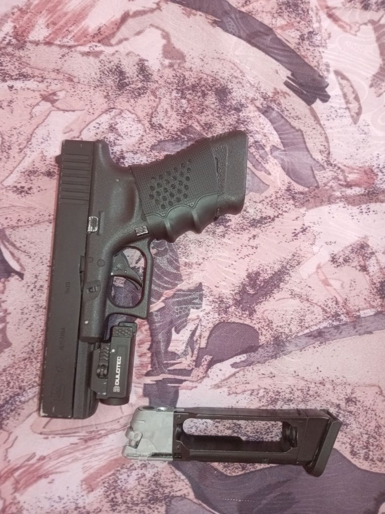Airsoft CO2 2,3J с откат FAKEGUN