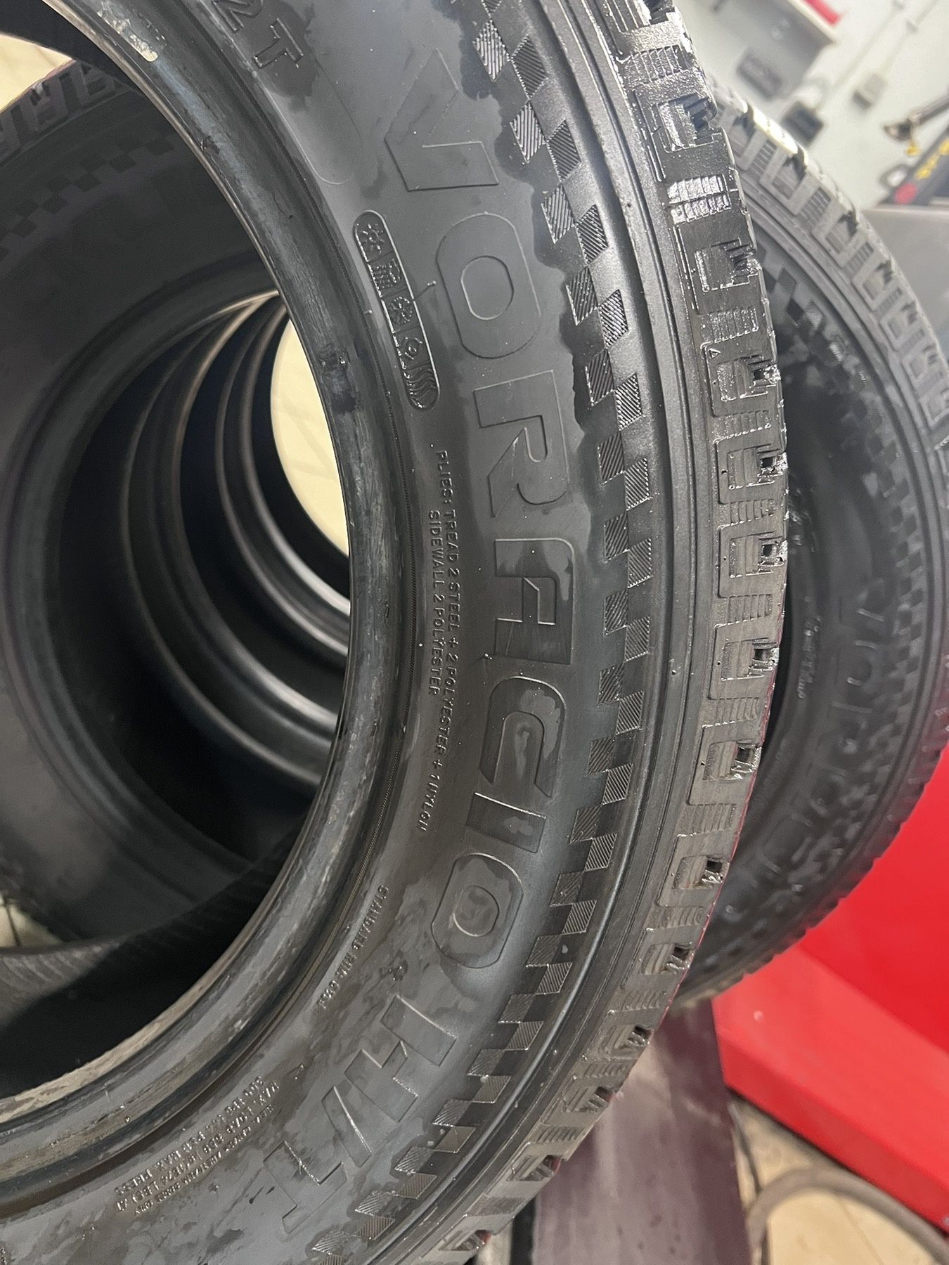 Всесезонни гуми 225/65 R17 Blacklion