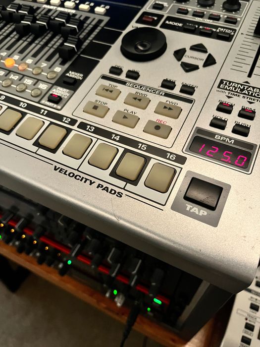 Roland MC909 Groovebox + SRX-05 Expansion stare foarte buna