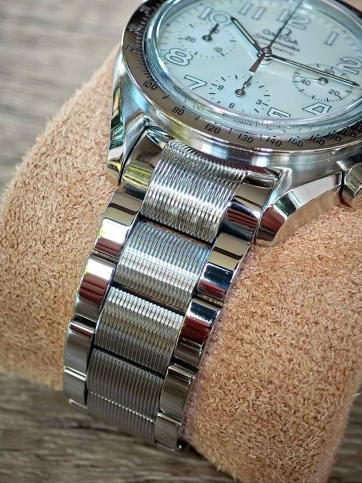 Автоматичен Часовник Omega Speedmaster Recuced Mother Of Pearl Dial