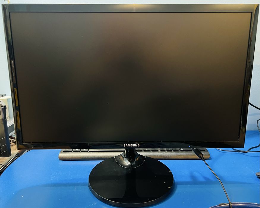 Vand Monitor Samsung 22” HDMI