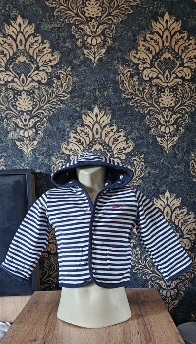 Комплект кофточка с капюшоном и штанишки для малышей.Сезон осень-весна