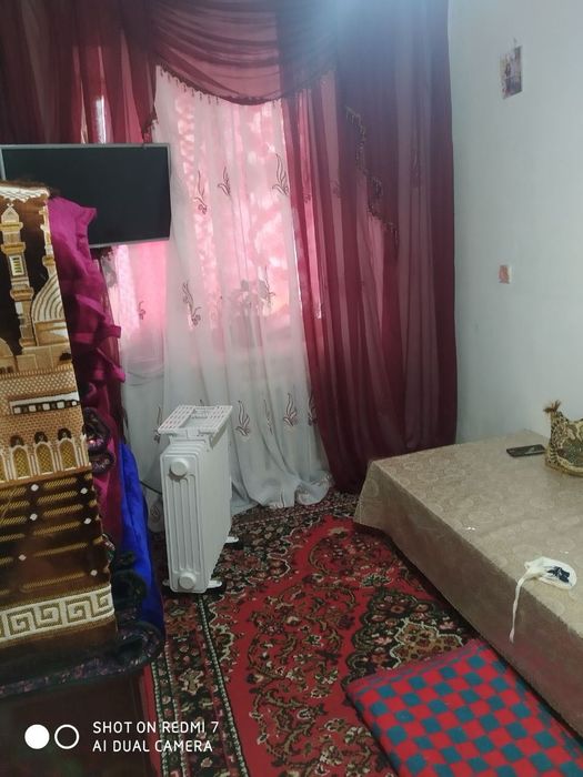 Чирчик Соларис кучаси 2 хонали уй сотилади