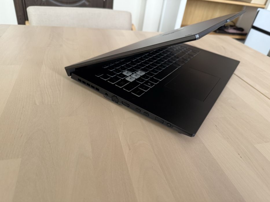 Геймърски лаптоп Asus Tuf Gaming A17 2022 RTX 3070 Ryzen 7 6800H