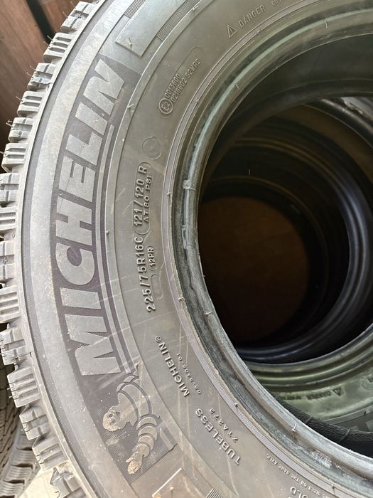 Зимни гуми 225/75/16 C (Товарни) - Michelin Agilis Alpin