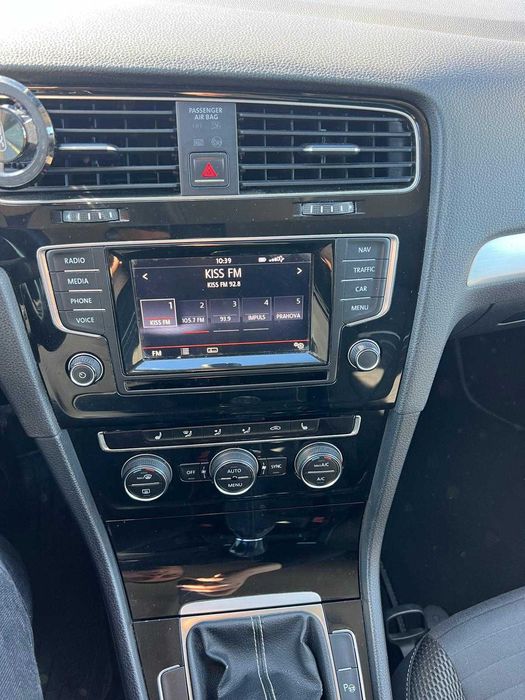 Volkswagen Golf 7 110 CP Euro 6 / Parkassist / Navi / Incalzire scaune