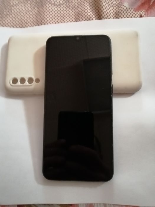 Продам Самсунг а50 память 4/128GB
