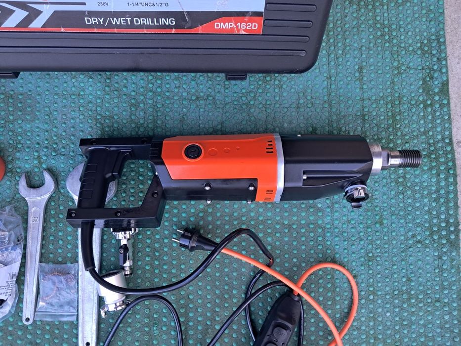 Mașină de carotat marca BERGER cu accesorii