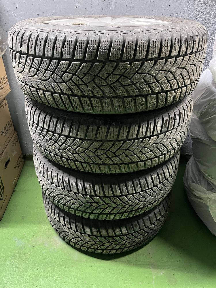 Anvelope iarna Goodyear UltraGrip 215/60/R16 99H DOT 2017 + jenti otel