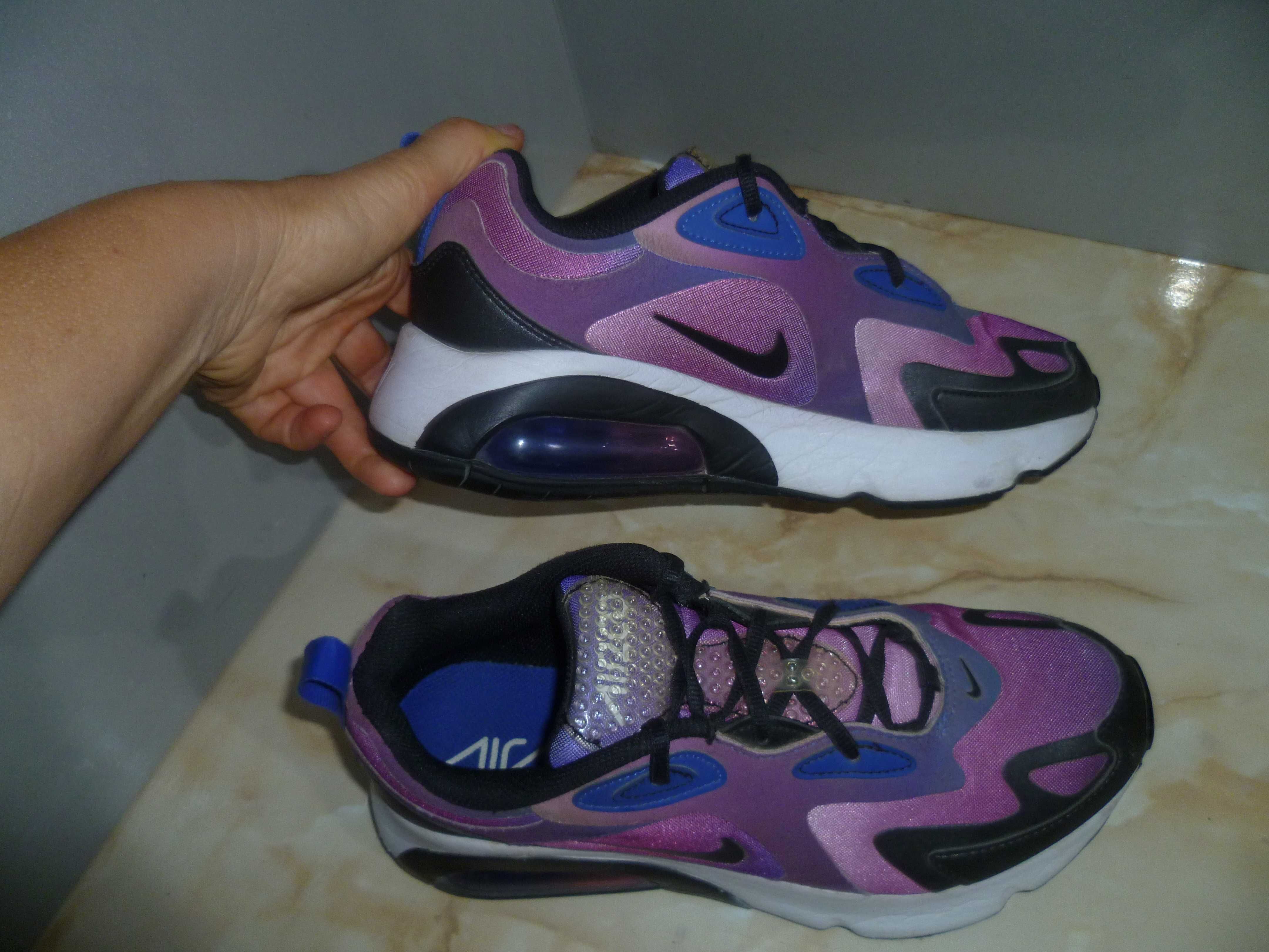 NIKE маратонки №40