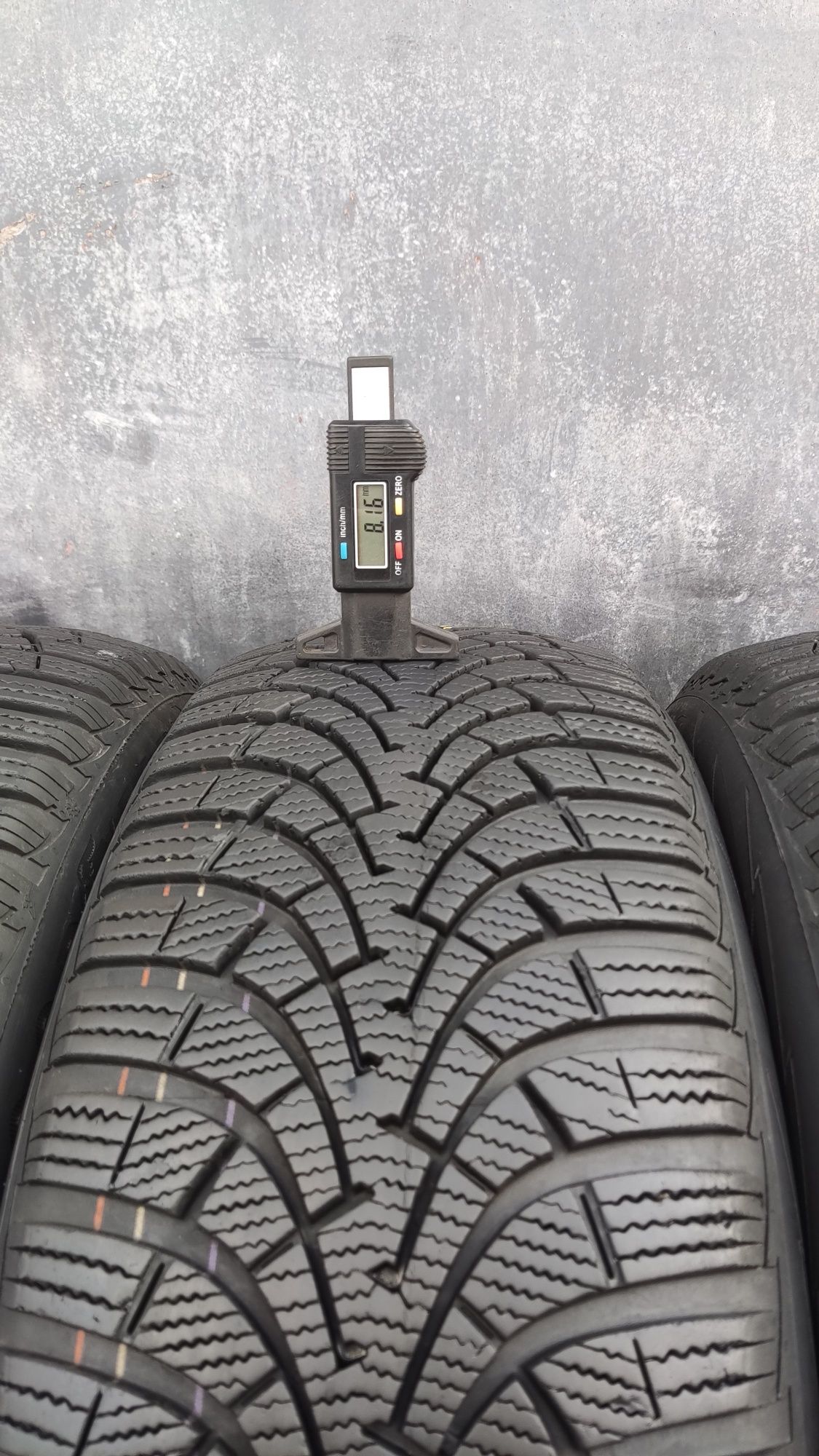 4бр. зимни гуми 205/55/16 GoodYear Ultra Grip 
dot22
8mm
Добро състоян