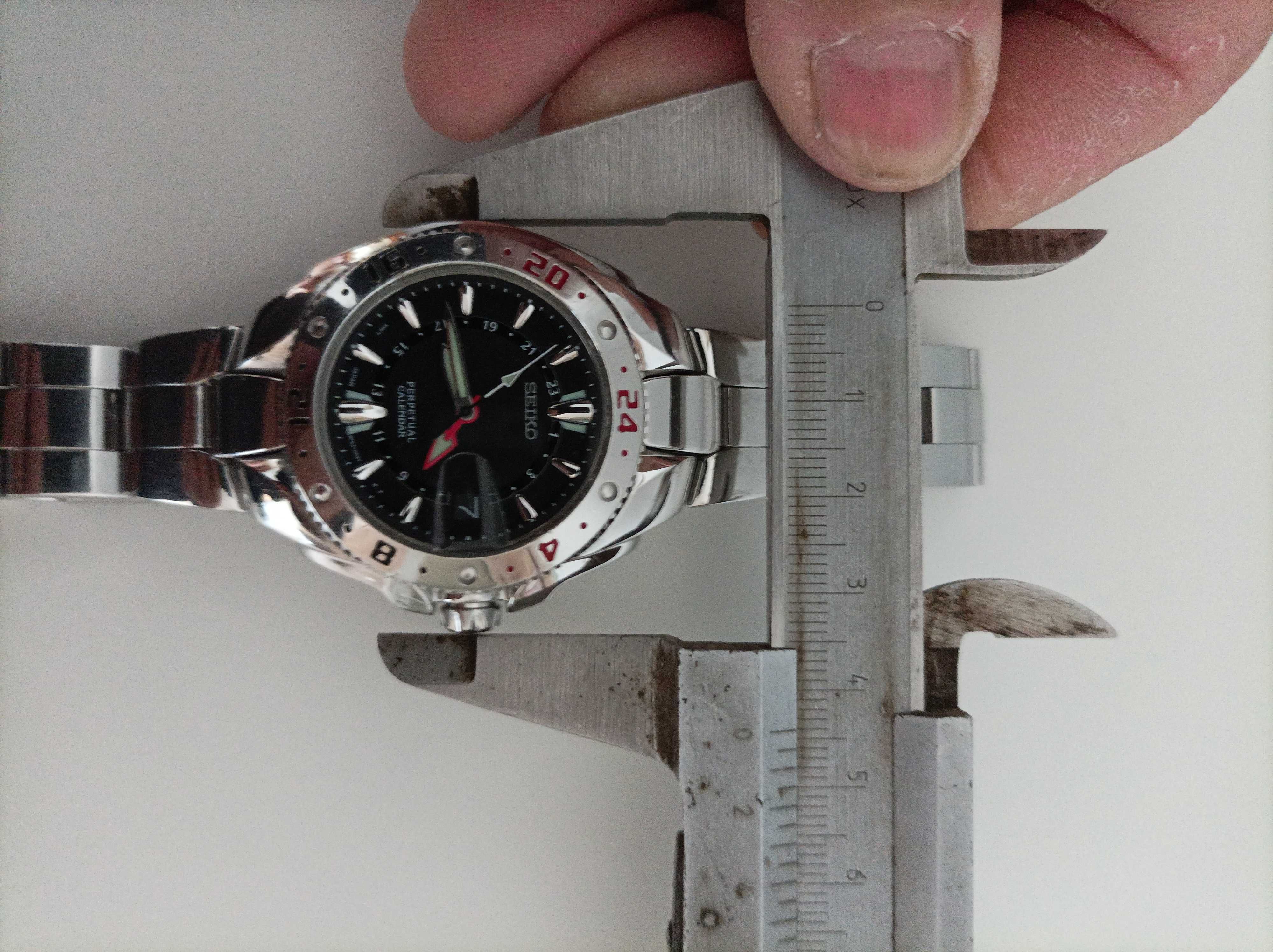 Продавам Seiko 8F56