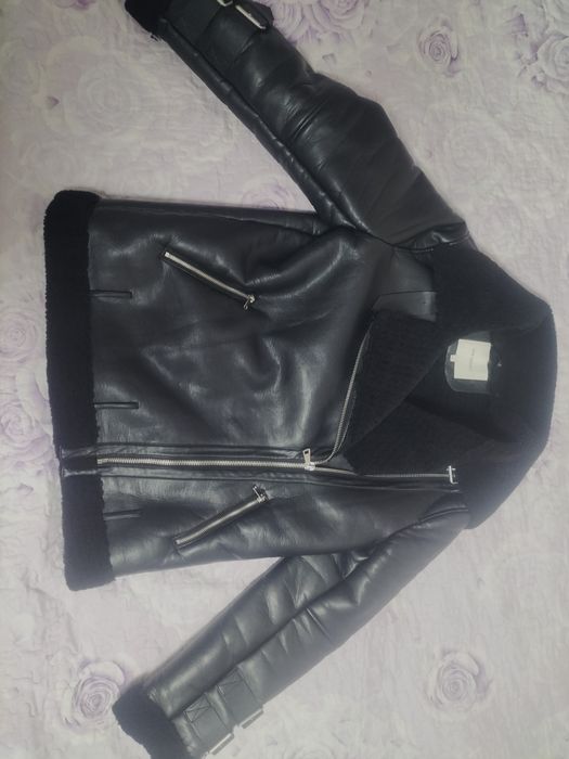 Продам женскую зимнюю дубленку