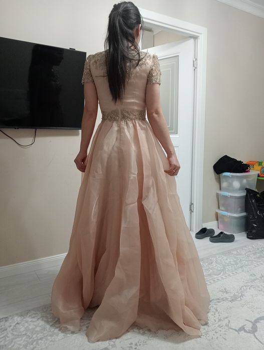 Платье вечернее, сшитое на заказ, но не одевалось. Абсолютно новая