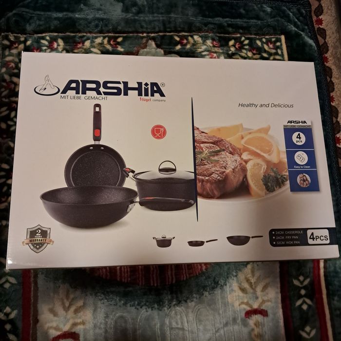 Arshia tova va qozonlar to'plami