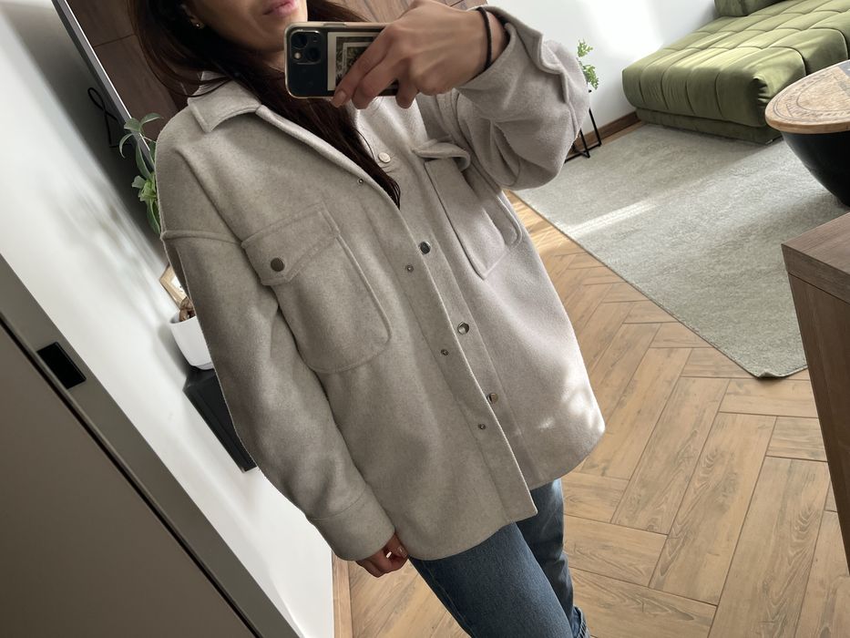 Тънко палтинце Zara