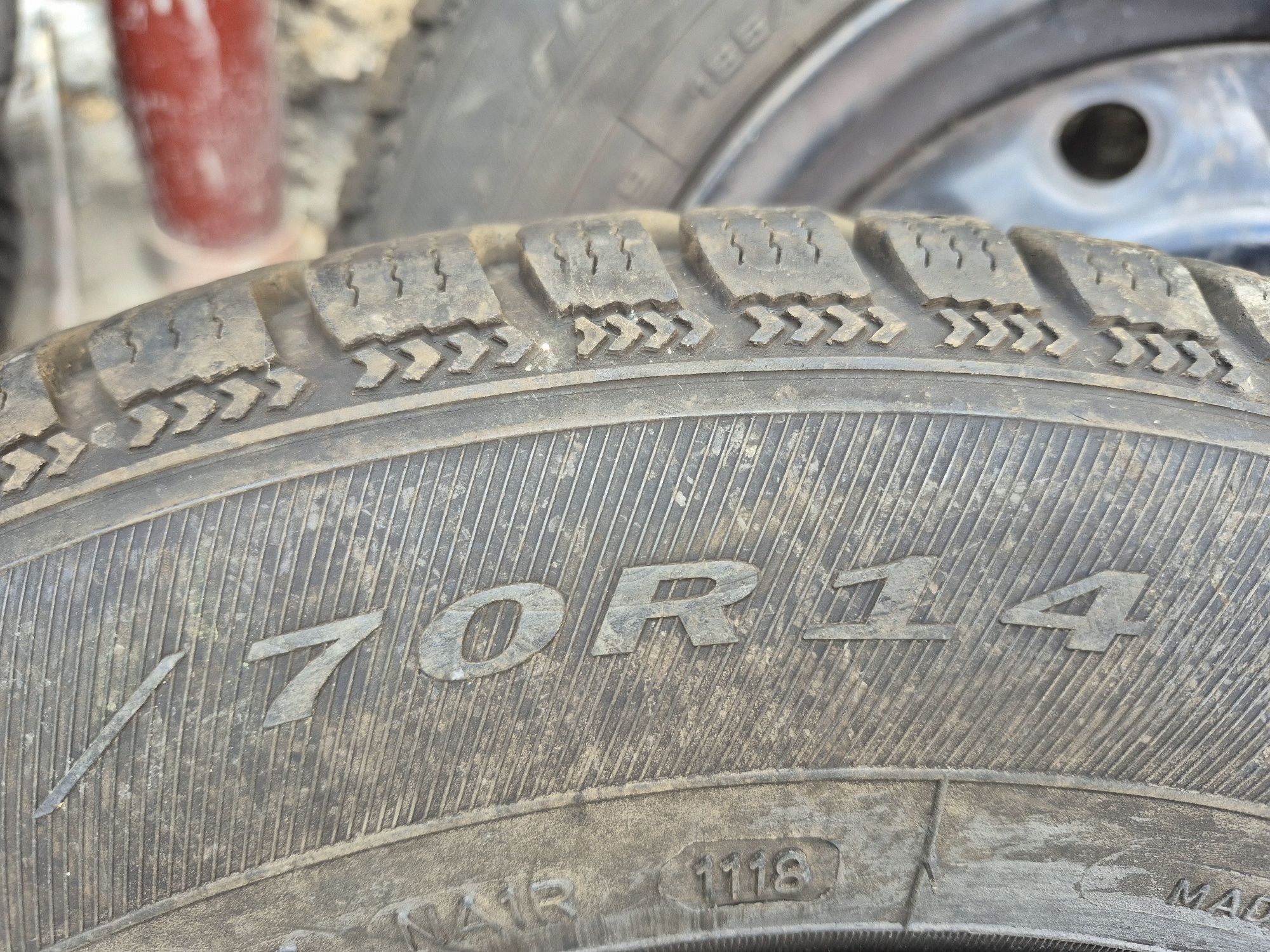 Продавам 5 броя зимни гуми с джанти 185/70 R14 – Debica Frigo