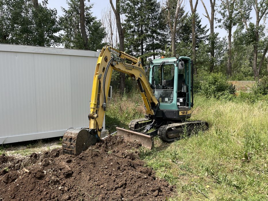 Inchiriez Miniexcavator/Bobcat