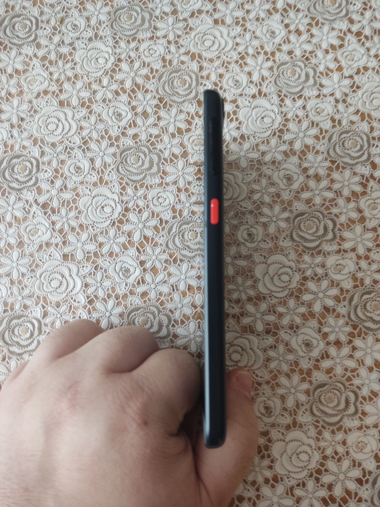 Продавам смартфон за части - HTC Desire 530.