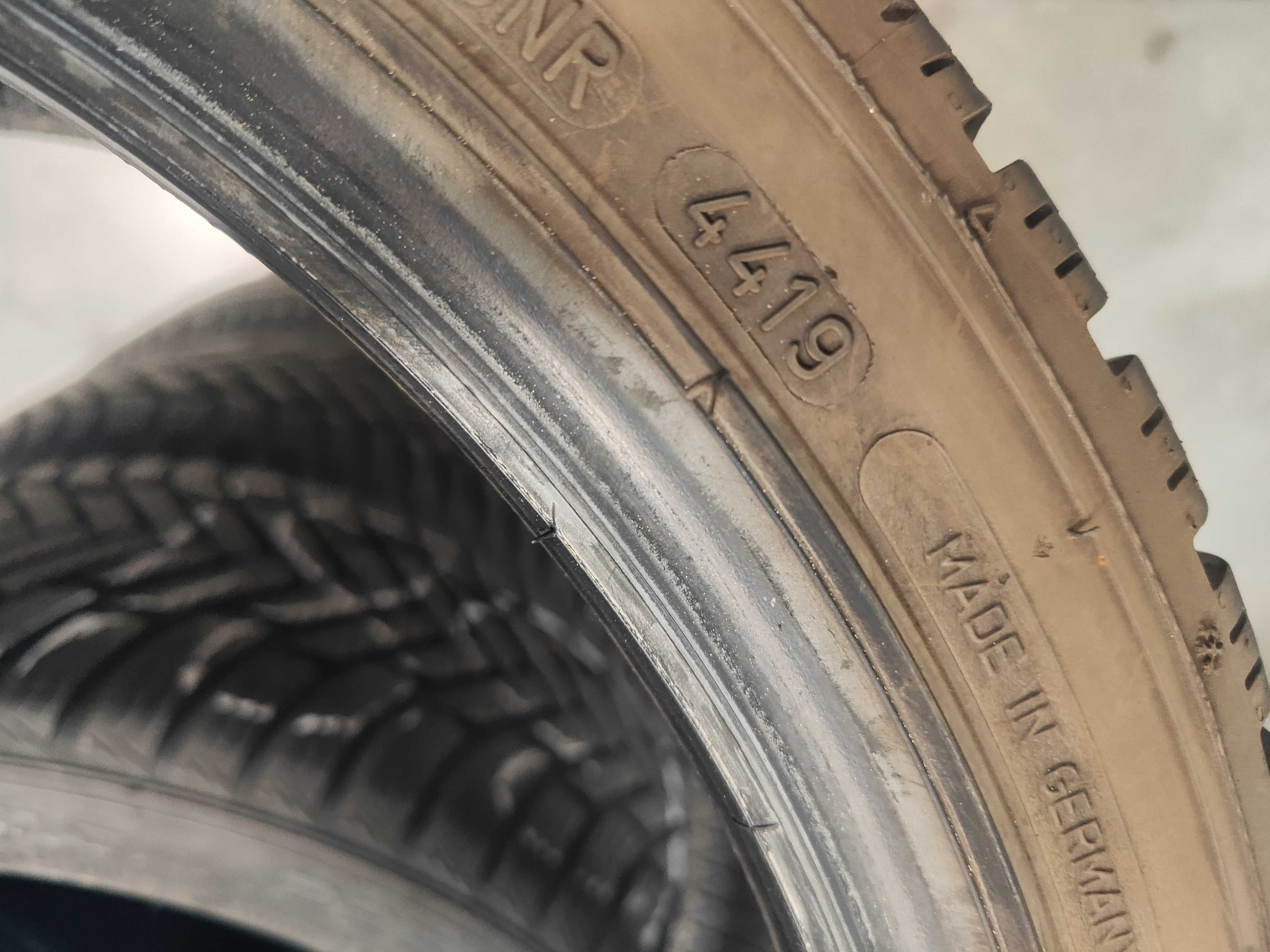 2бр.зимни гуми 225/40/18 Dunlop